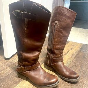 Steve Madden Brown Leather boots sz9.5